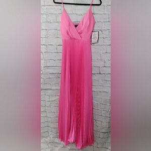 NWT Size 0 stunning deep pink Laundry fotmsl dress